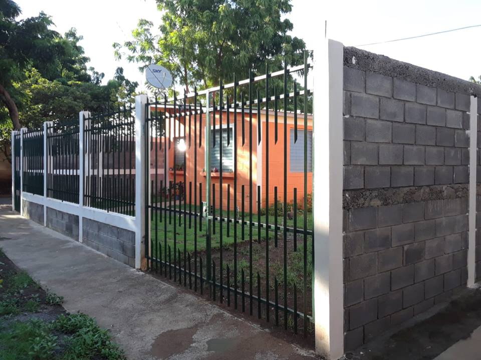 Instalación Muro perimetral Starling Constructions Nicaragua - Acabado