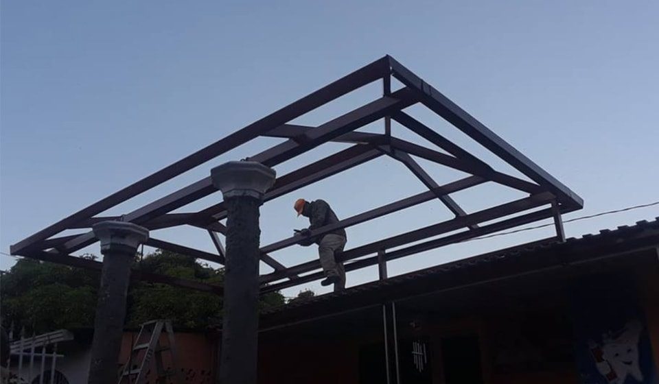 Instalación Cielo PVC Starling Constructions Nicaragua - estructura metalica