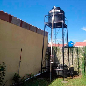 Fabricación e Instalación de estructuras para tanques de agua con instalación de sistema de agua incluida